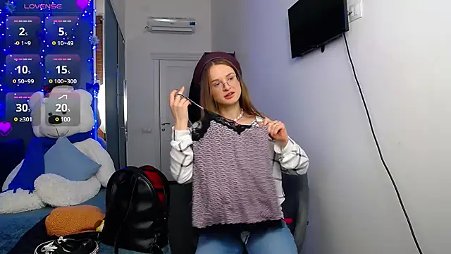 KateJonson online show from 01.13.25