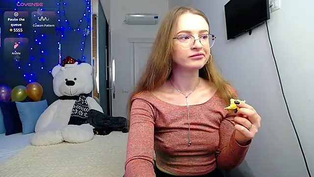 KateJonson online show from 02.14.25