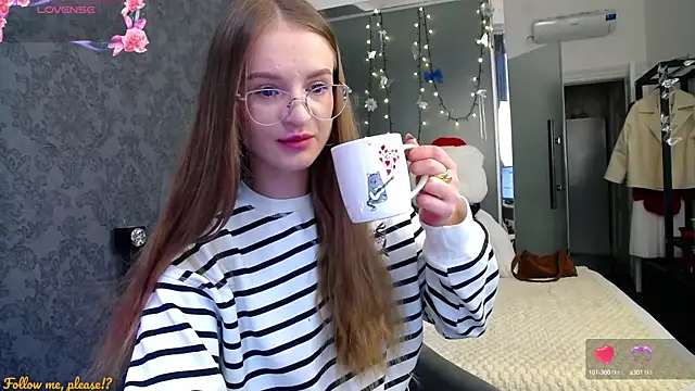 KateJonson online show from 10.06.25