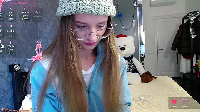 KateJonson online show from 10.08.25