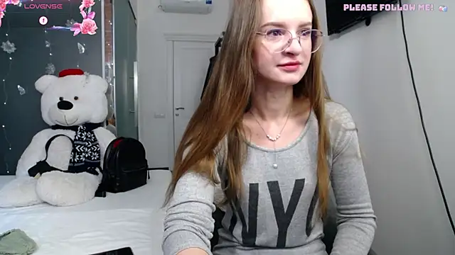 Snapshot of KateJonson chatting on 04.17.26 KateJonson online show from 04.17.26