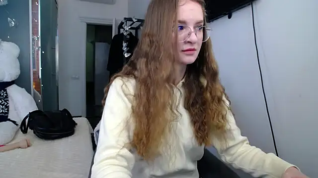 Snapshot of KateJonson chatting on 04.24.26 KateJonson online show from 04.24.26