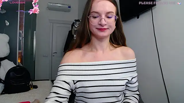 Snapshot of KateJonson chatting on 04.25.26 KateJonson online show from 04.25.26