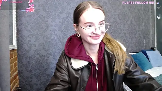 Snapshot of KateJonson chatting on 04.30.26 KateJonson online show from 04.30.26