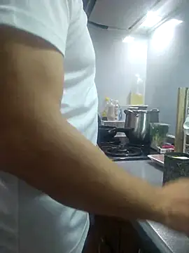 Snapshot of munyunu chatting on 09.24.25 munyunu online show from 09.24.25