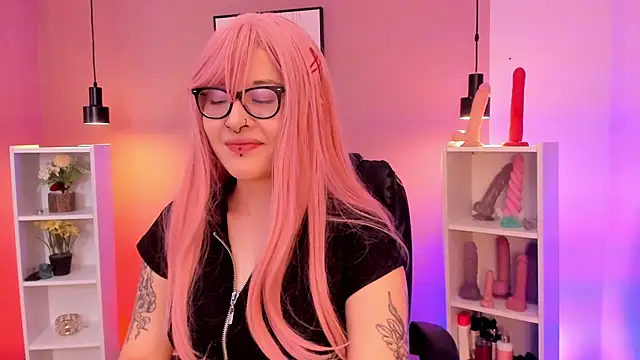 Snapshot of _asami_chieko_ chatting on 01.06.25 asami chieko online show from 01.06.25