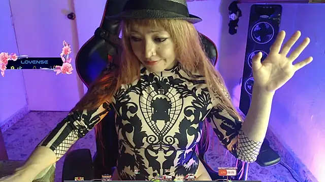 Snapshot of pink-2022 chatting on 01.10.25 pink-2022 online show from 01.10.25