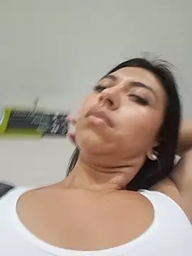 Snapshot of _BunnyNaugthy chatting on 02.09.25 BunnyNaugthy online show from 02.09.25