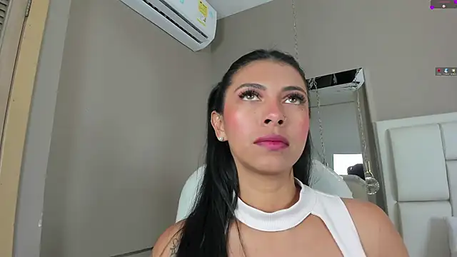 Snapshot of _BunnyNaugthy chatting on 02.10.25 BunnyNaugthy online show from 02.10.25