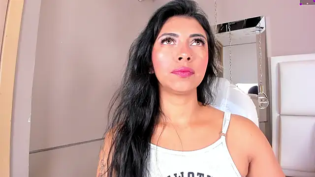 Snapshot of _BunnyNaugthy chatting on 02.14.25 BunnyNaugthy online show from 02.14.25