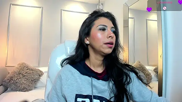 Snapshot of _BunnyNaugthy chatting on 02.15.25 BunnyNaugthy online show from 02.15.25