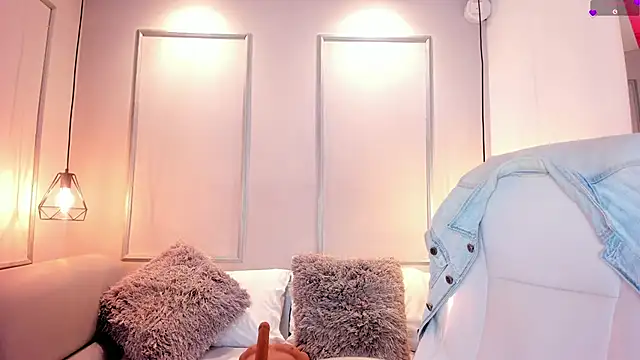 Snapshot of _BunnyNaugthy chatting on 02.17.25 BunnyNaugthy online show from 02.17.25