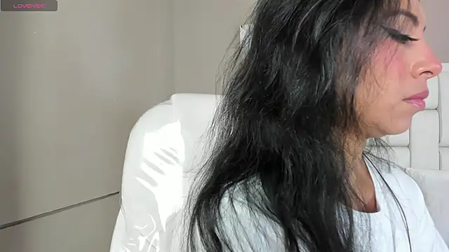 Snapshot of _BunnyNaugthy chatting on 03.01.25 BunnyNaugthy online show from 03.01.25