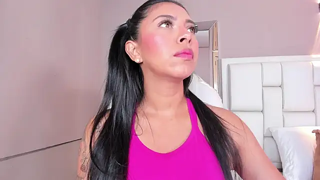 Snapshot of _BunnyNaugthy chatting on 09.23.25 BunnyNaugthy online show from 09.23.25