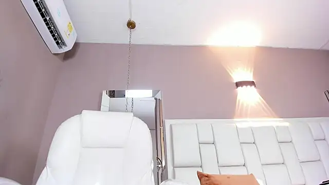 Snapshot of _BunnyNaugthy chatting on 10.02.25 BunnyNaugthy online show from 10.02.25