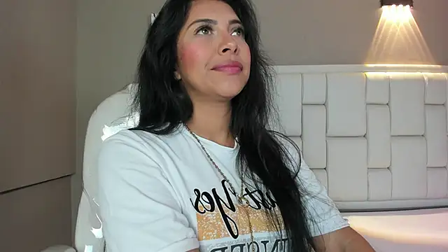 Snapshot of _BunnyNaugthy chatting on 10.04.25 BunnyNaugthy online show from 10.04.25