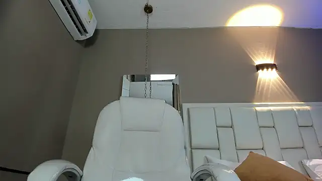 Snapshot of _BunnyNaugthy chatting on 10.23.25 BunnyNaugthy online show from 10.23.25