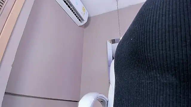 Snapshot of _BunnyNaugthy chatting on 11.19.25 BunnyNaugthy online show from 11.19.25