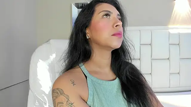 Snapshot of _BunnyNaugthy chatting on 11.23.25 BunnyNaugthy online show from 11.23.25