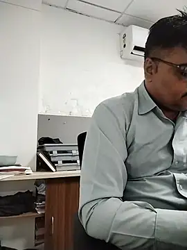 Snapshot of Desi_Londa_143 chatting on 07.02.26 Desi Londa 143 online show from 07.02.26