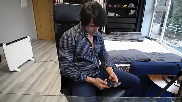 samricci21 online show from 12.16.25