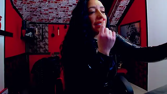 Snapshot of DommeBellatrix chatting on 01.14.25 DommeBellatrix online show from 01.14.25