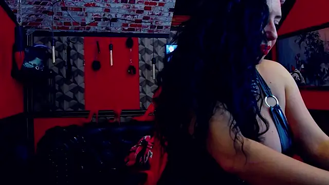 Snapshot of DommeBellatrix chatting on 02.16.25 DommeBellatrix online show from 02.16.25