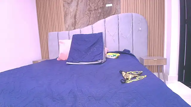 arletmss online show from 12.20.25