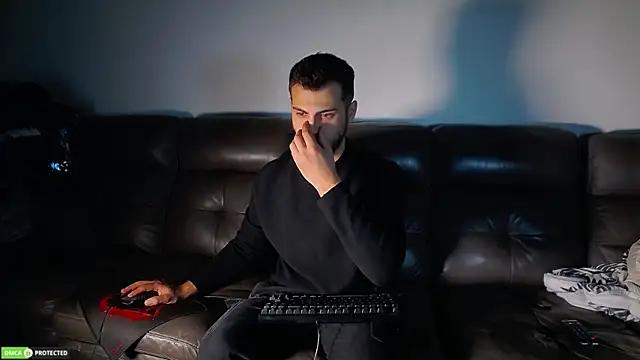 Snapshot of CrazyDom1 chatting on 10.23.25 CrazyDom1 online show from 10.23.25