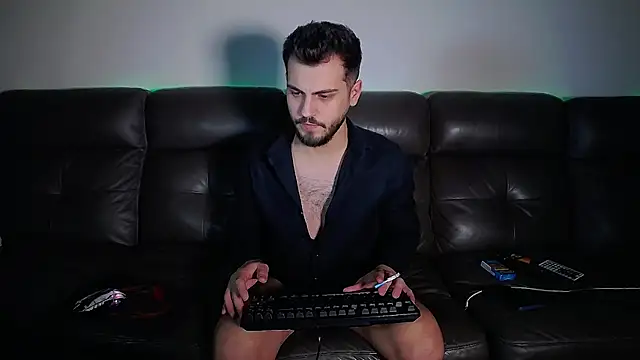 Snapshot of CrazyDom1 chatting on 02.22.26 CrazyDom1 online show from 02.22.26