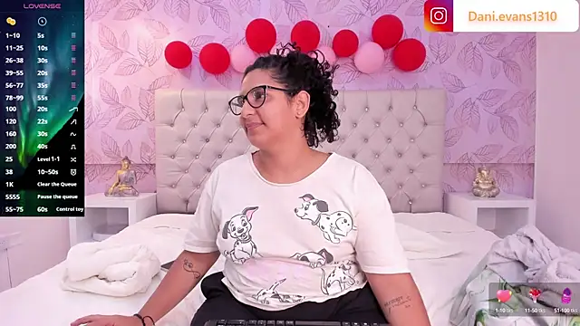 Snapshot of DanielleEvans_ chatting on 02.18.25 DanielleEvans online show from 02.18.25