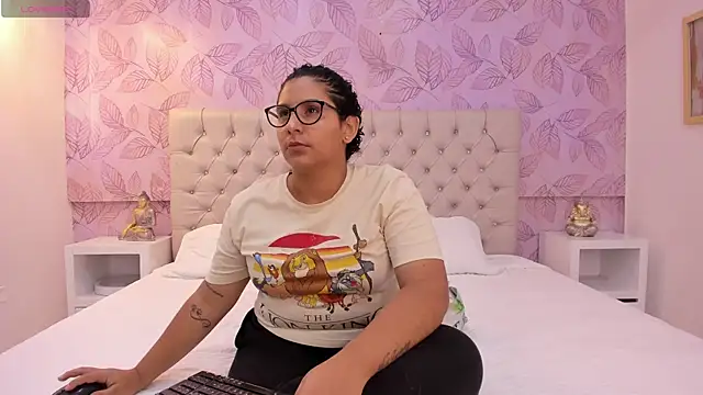 Snapshot of DanielleEvans_ chatting on 02.20.25 DanielleEvans online show from 02.20.25