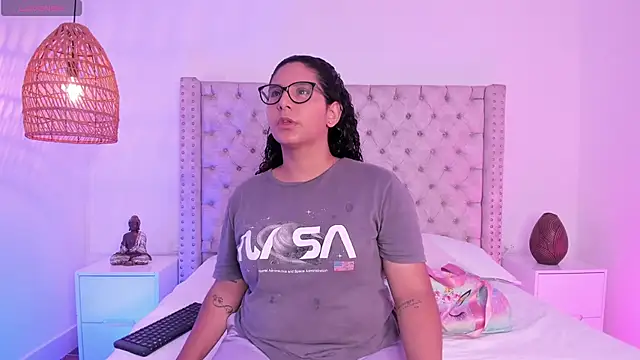 Snapshot of DanielleEvans_ chatting on 03.05.25 DanielleEvans online show from 03.05.25