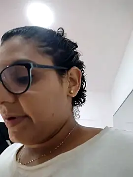 Snapshot of DanielleEvans_ chatting on 03.09.25 DanielleEvans online show from 03.09.25