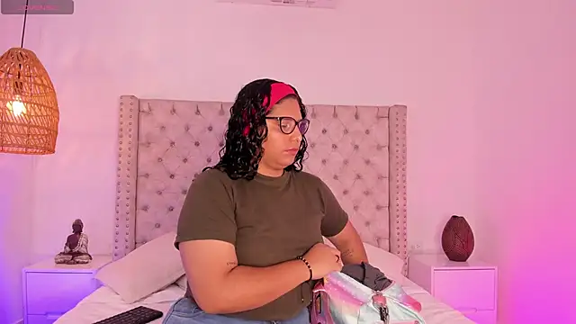 Snapshot of DanielleEvans_ chatting on 03.15.25 DanielleEvans online show from 03.15.25