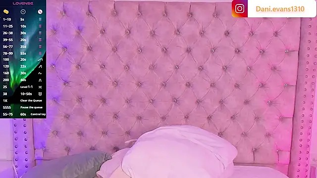 Snapshot of DanielleEvans_ chatting on 03.21.25 DanielleEvans online show from 03.21.25