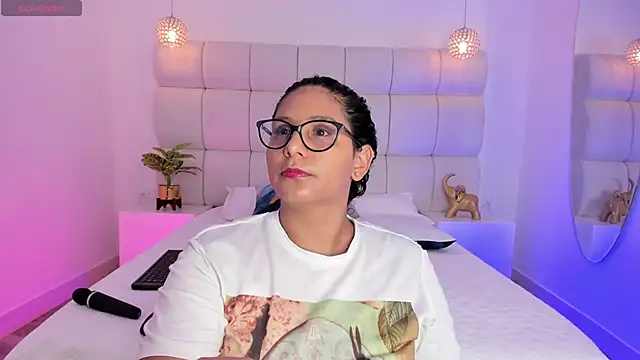 Snapshot of DanielleEvans_ chatting on 09.16.25 DanielleEvans online show from 09.16.25