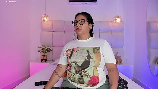 Snapshot of DanielleEvans_ chatting on 10.05.25 DanielleEvans online show from 10.05.25