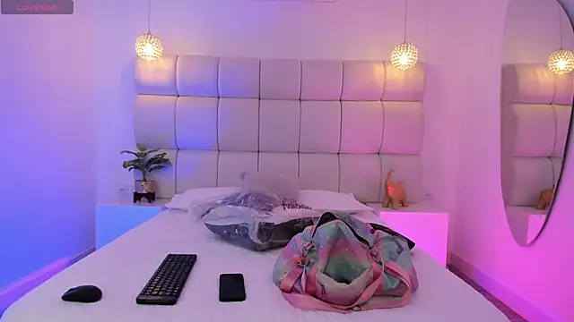 Snapshot of DanielleEvans_ chatting on 10.08.25 DanielleEvans online show from 10.08.25