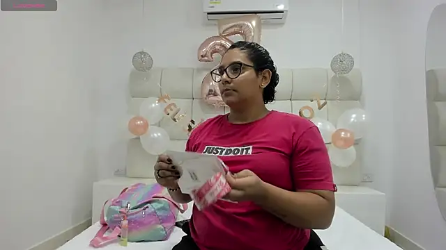 Snapshot of DanielleEvans_ chatting on 10.10.25 DanielleEvans online show from 10.10.25