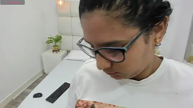 Snapshot of DanielleEvans_ chatting on 10.15.25 DanielleEvans online show from 10.15.25