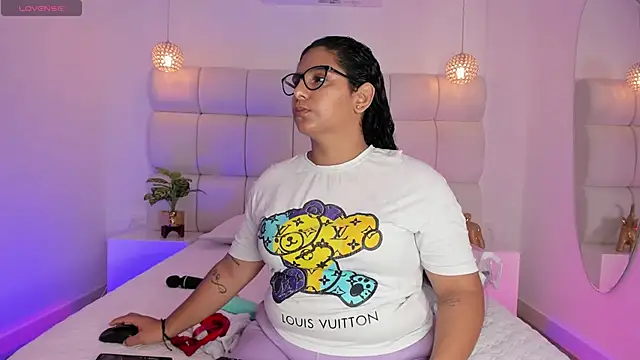 Snapshot of DanielleEvans_ chatting on 10.23.25 DanielleEvans online show from 10.23.25