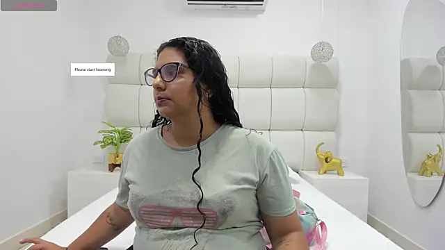 Snapshot of DanielleEvans_ chatting on 11.06.25 DanielleEvans online show from 11.06.25