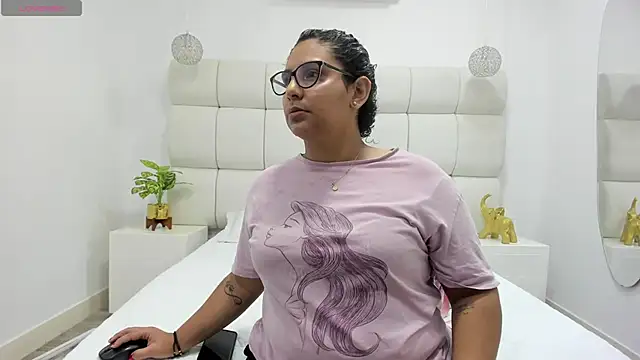 Snapshot of DanielleEvans_ chatting on 12.02.25 DanielleEvans online show from 12.02.25