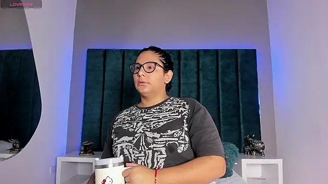 Snapshot of DanielleEvans_ chatting on 01.12.26 DanielleEvans online show from 01.12.26