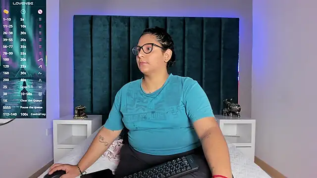 Snapshot of DanielleEvans_ chatting on 01.13.26 DanielleEvans online show from 01.13.26