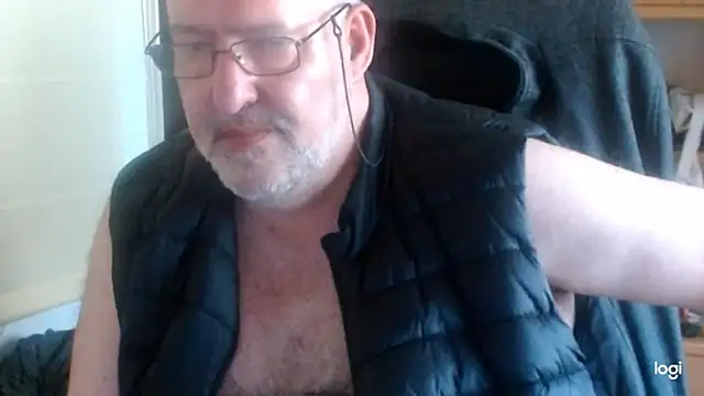 Snapshot of trasnodoluar chatting on 04.19.26 trasnodoluar online show from 04.19.26