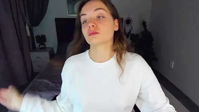 Snapshot of KristinaLoison chatting on 01.12.25 KristinaLoison online show from 01.12.25