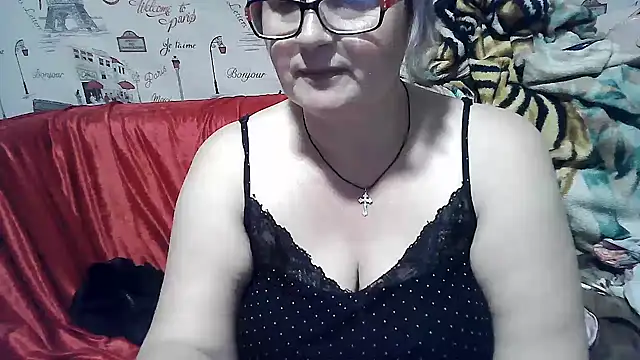 Snapshot of Gina_Marlyn chatting on 01.05.25 Gina Marlyn online show from 01.05.25