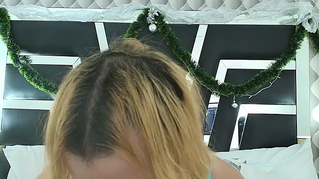 Snapshot of katya_kozlov chatting on 01.08.25 katya kozlov online show from 01.08.25